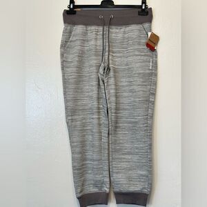 Reebok NWT cuffed Capri joggers size S/CH,